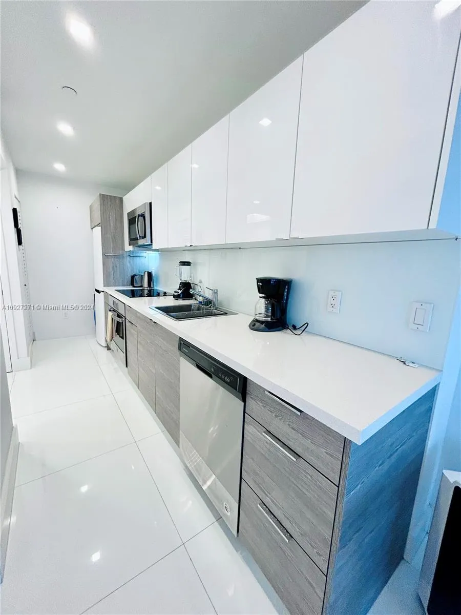 100 Lincoln Rd # 1645, Miami Beach FL 33139