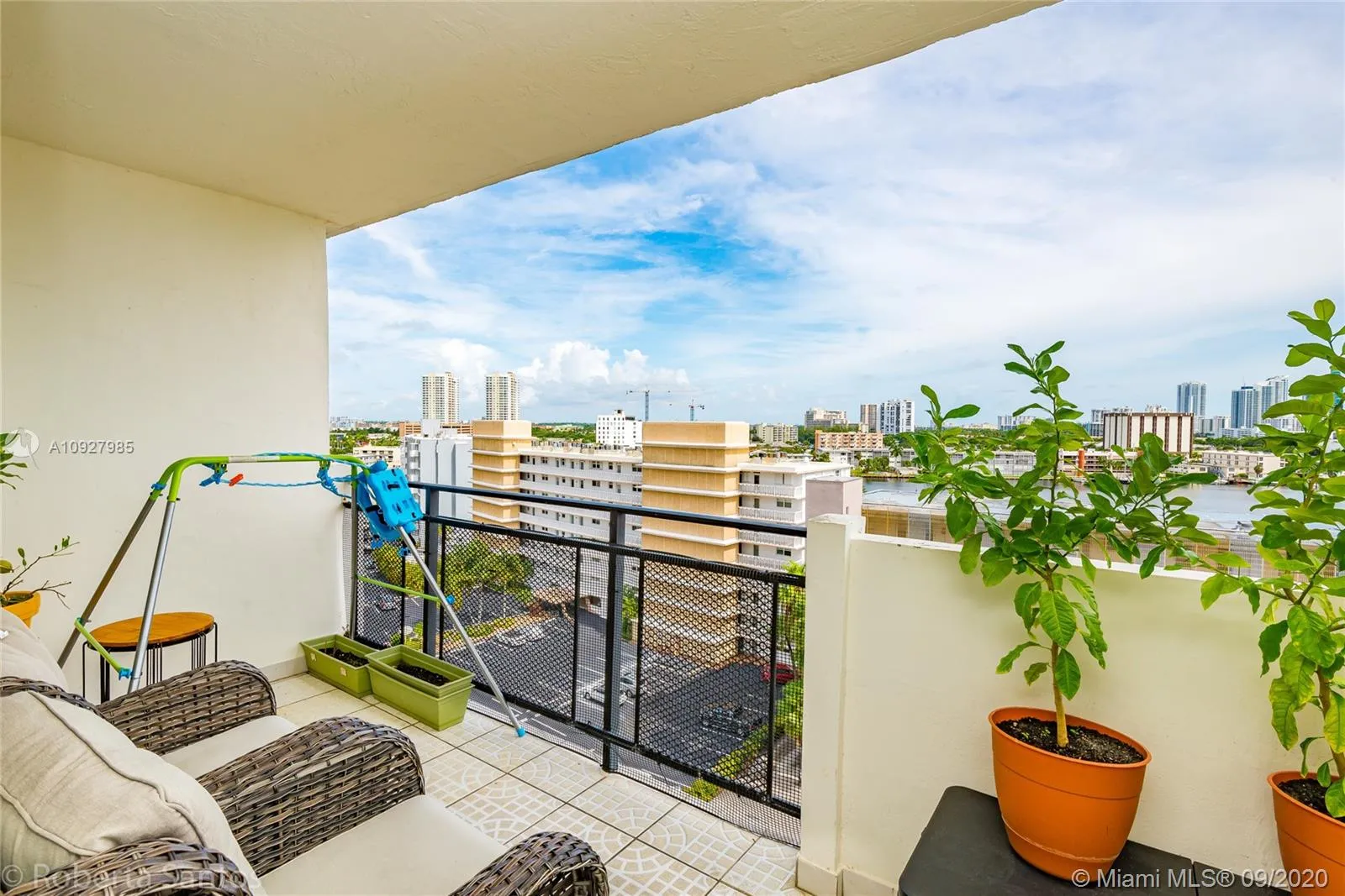2 bedroom 2 bath for rent at 401 Golden Isles Dr # 1015, Hallandale Beach FL 33009