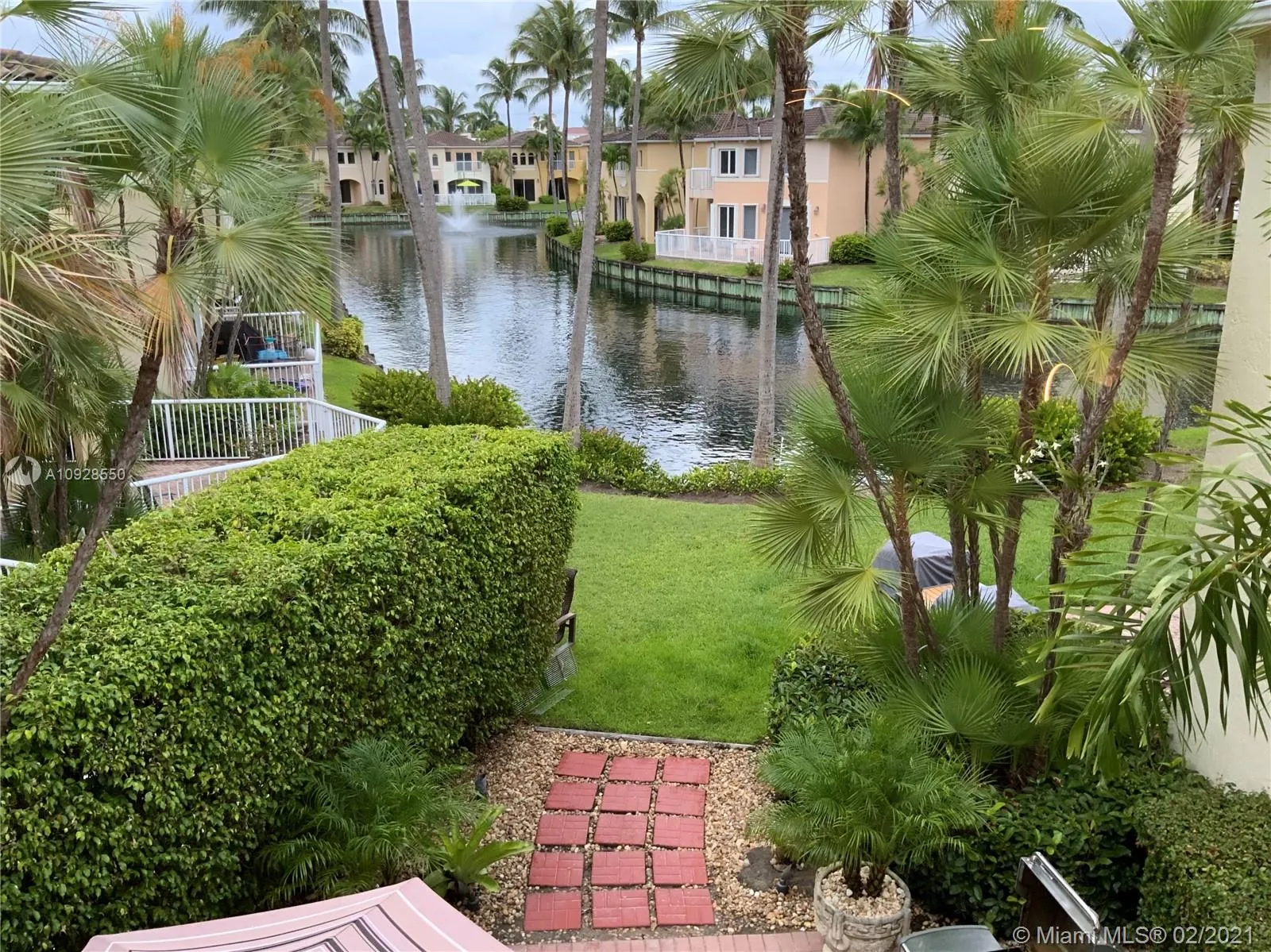 4 bedroom 2 bath for sale at 3015 NE 208th St, Aventura FL 33180