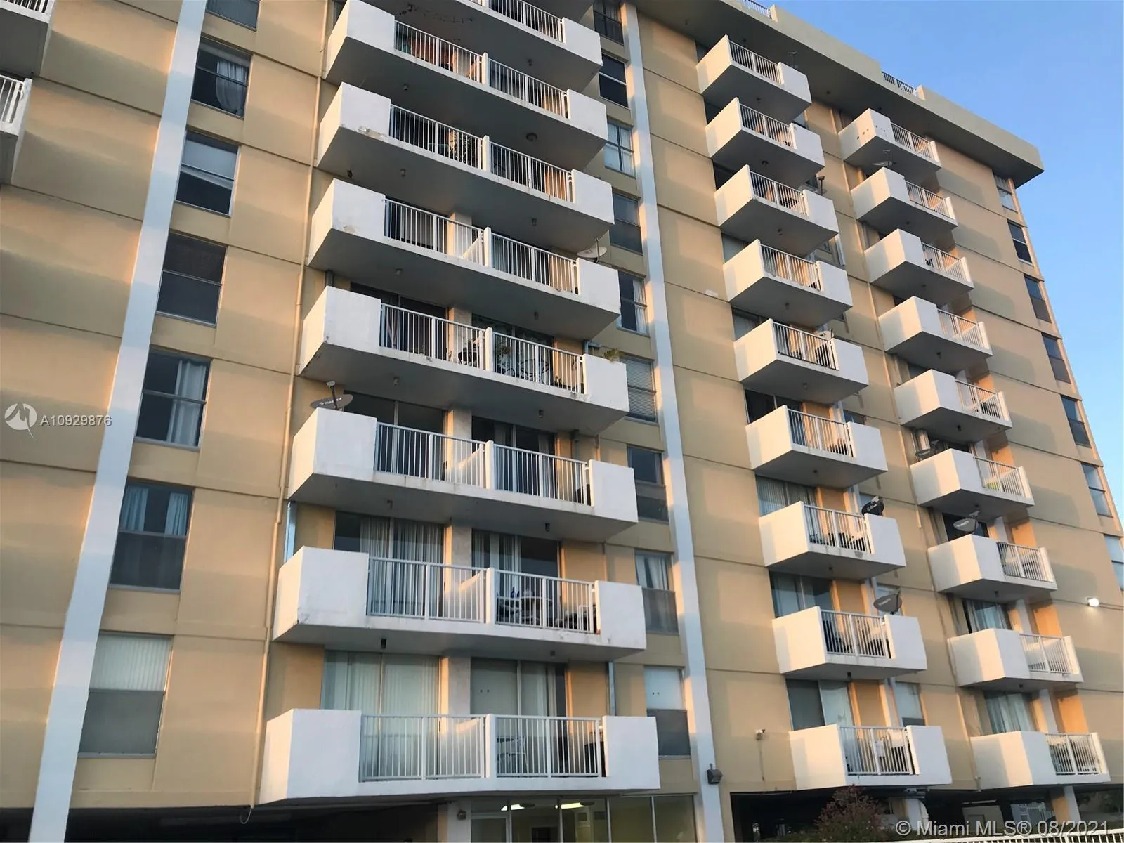 2000 NE 135th St # 910, North Miami FL 33181