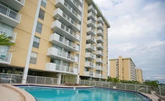 2000 NE 135th St # 910, North Miami FL 33181