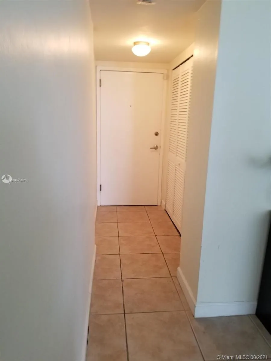 2000 NE 135th St # 910, North Miami FL 33181