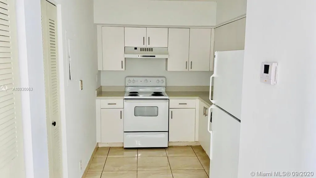 3300 NE 191st St # 905, Aventura FL 33180