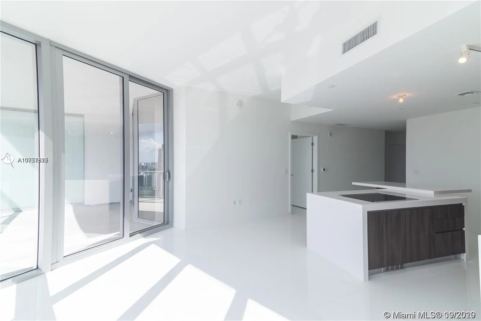 851 NE 1st Ave # 1610, Miami FL 33132