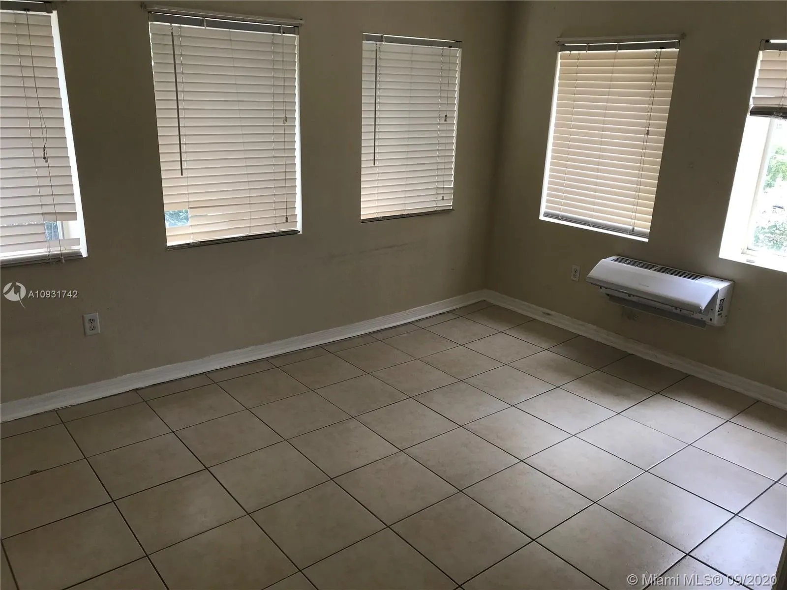 1021 NW 3rd St # 305, Miami FL 33128