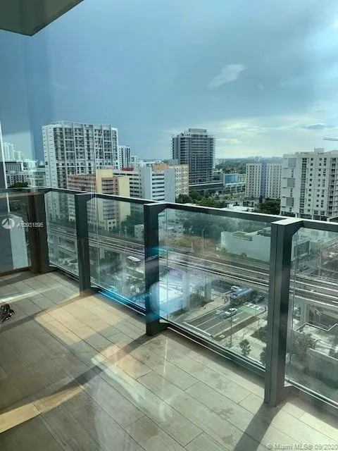 1 bedroom 1 bath for sale at 88 SW 7th St # 1008, Miami FL 33130