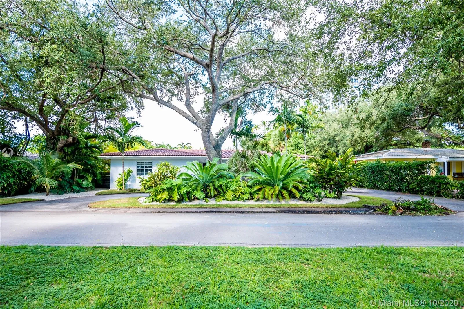 4160 Bay Point Rd, Miami FL 33137