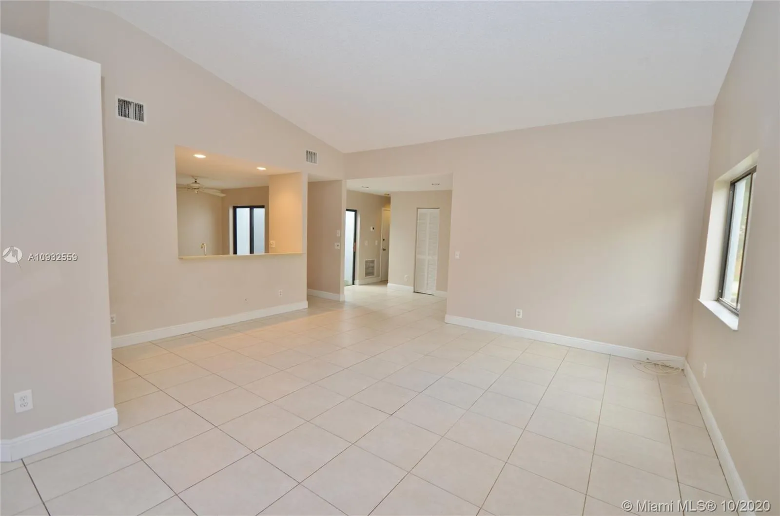 1131 SW 110th Ave, Pembroke Pines FL 33025