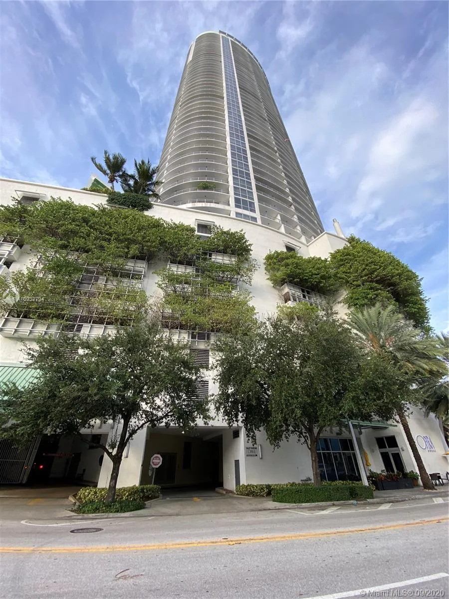 1 bedroom 1 bath for sale at 1750 N Bayshore Dr # 3705, Miami FL 33132