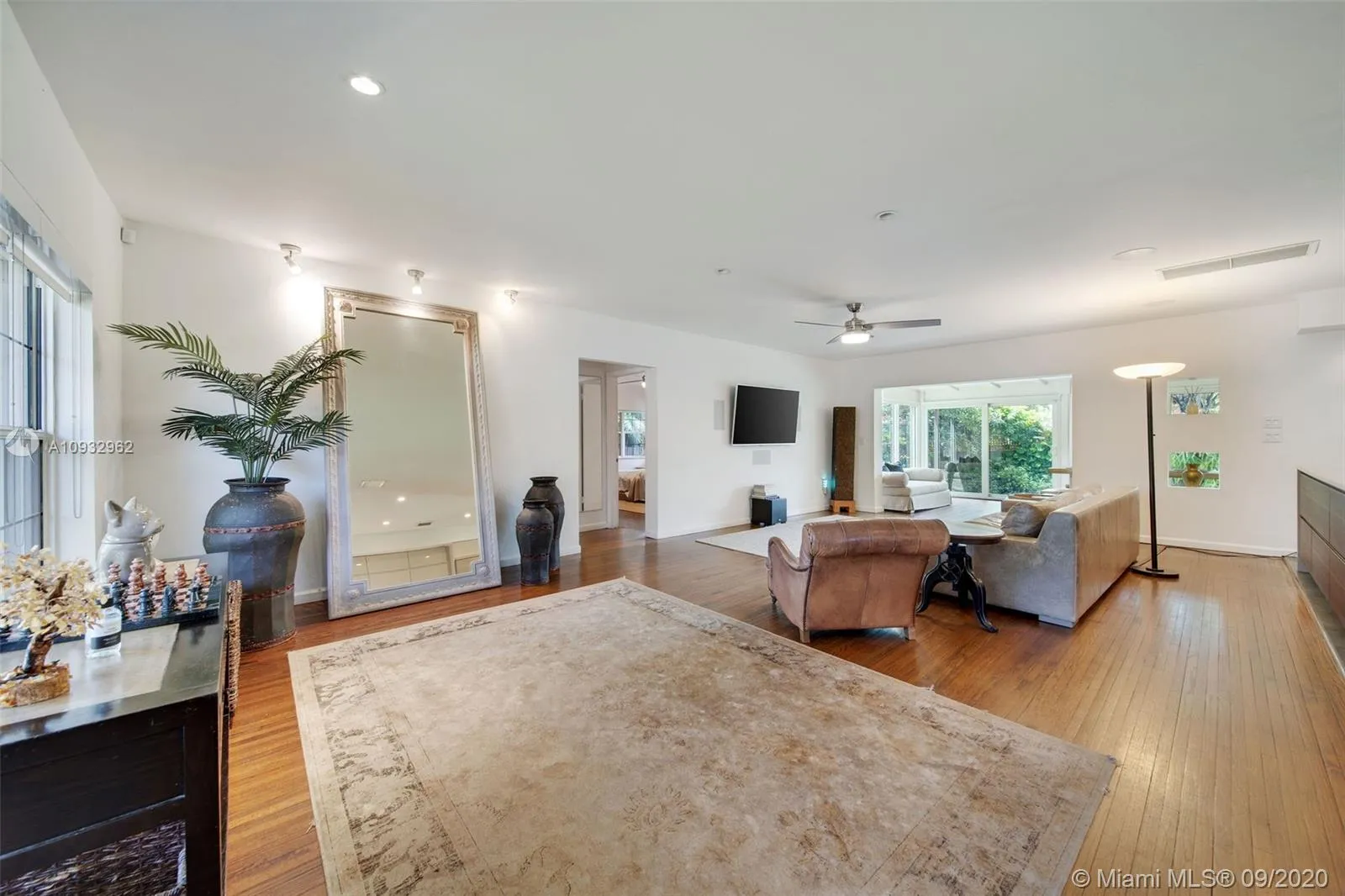 1136 NE 88th St, Miami FL 33138