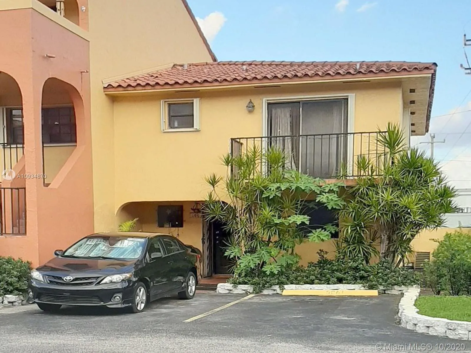 5061 W 12th Ln, Hialeah FL 33012