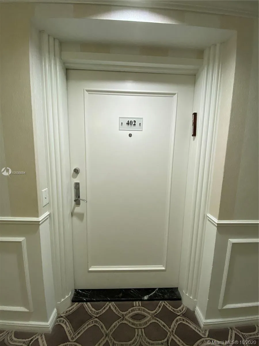 3000 Island Blvd # 402, Aventura FL 33160