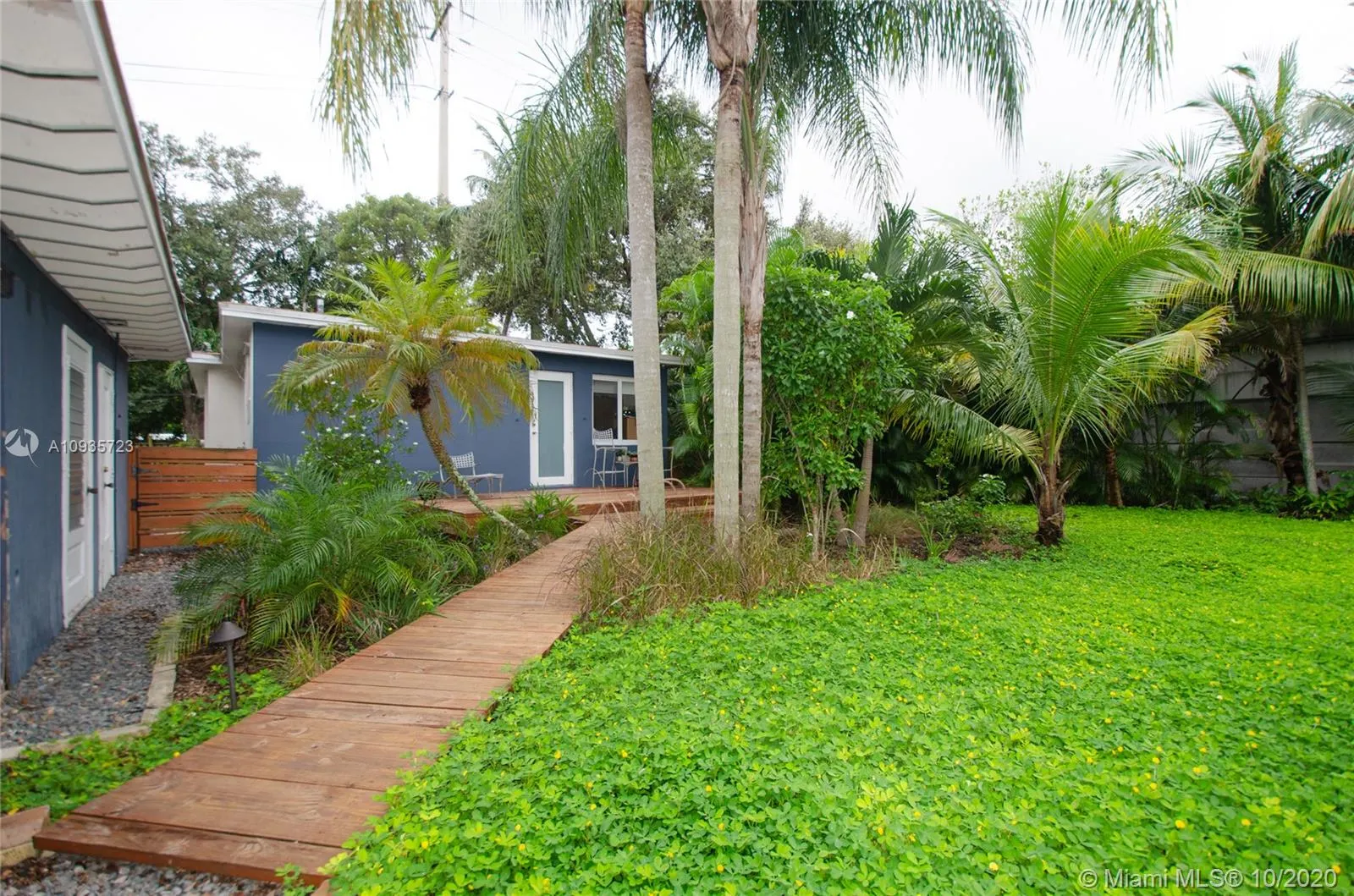 4 bedroom 3 bath for sale at 1960 Riverside Dr, Fort Lauderdale FL 33312