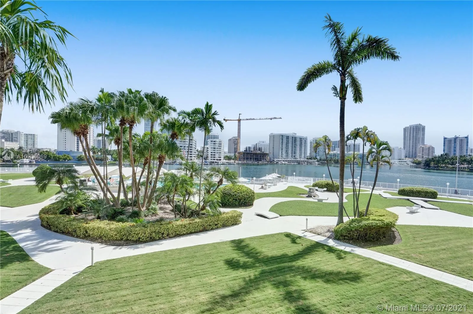 2 bedroom 2 bath for sale at 900 Bay Dr # 122, Miami Beach FL 33141