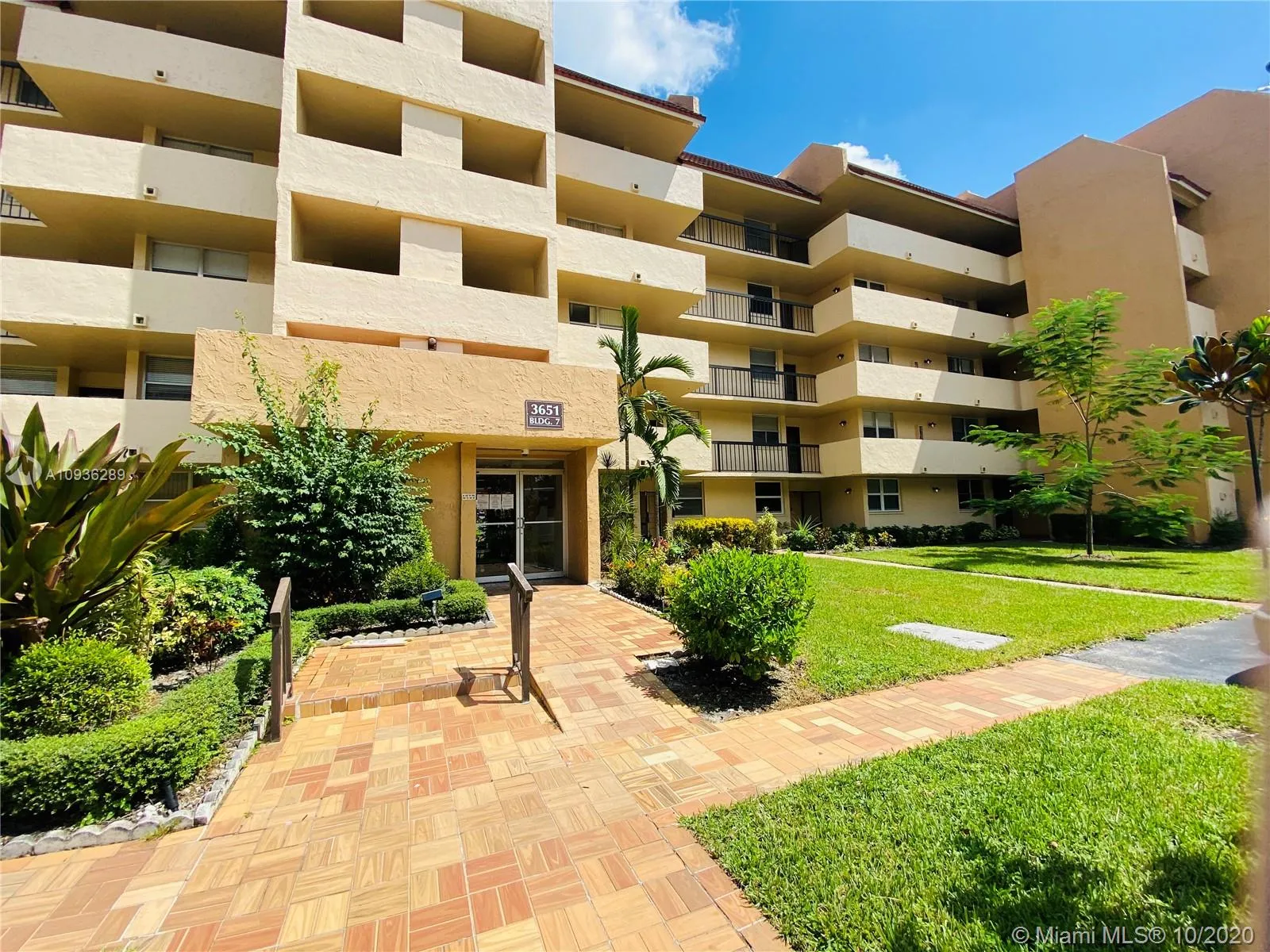 3651 Environ Blvd # 461, Lauderhill FL 33319