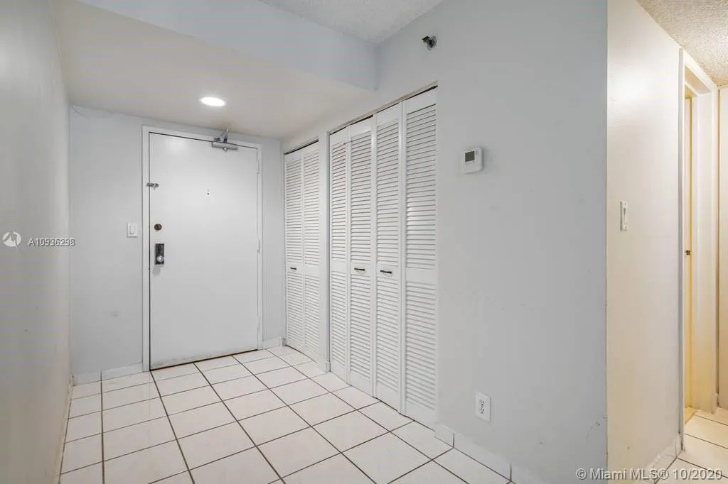 2401 Collins Ave # 606, Miami Beach FL 33140