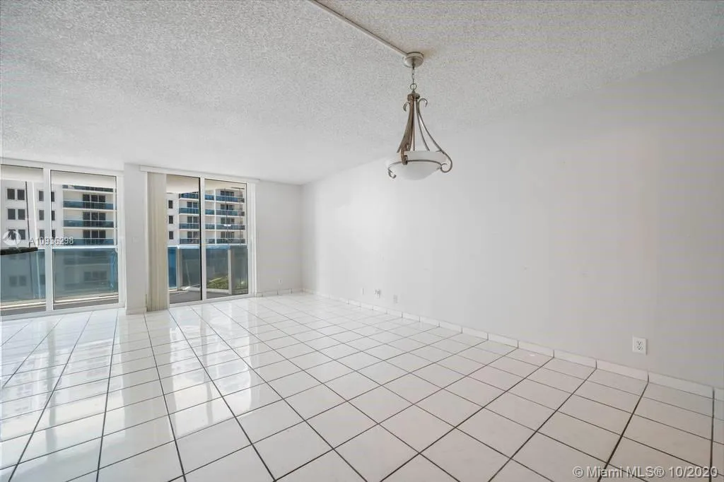2401 Collins Ave # 606, Miami Beach FL 33140