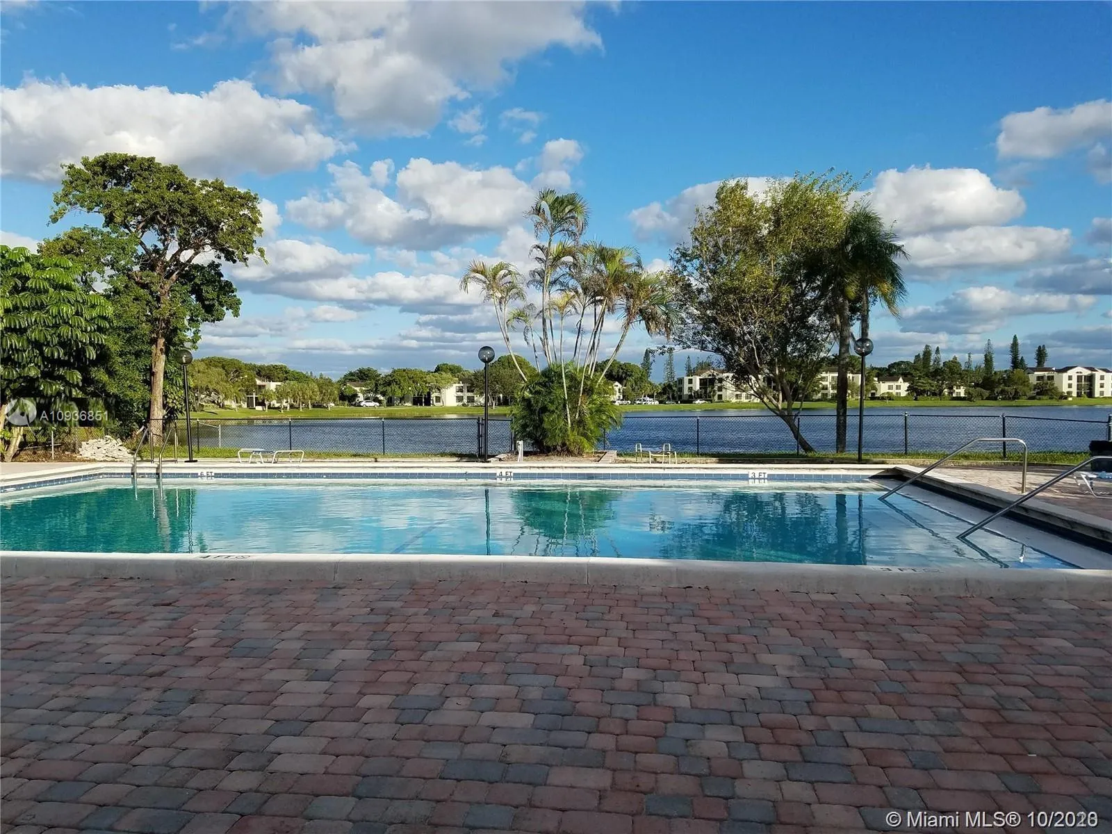 216 Lake Pointe Dr # 120, Oakland Park FL 33309