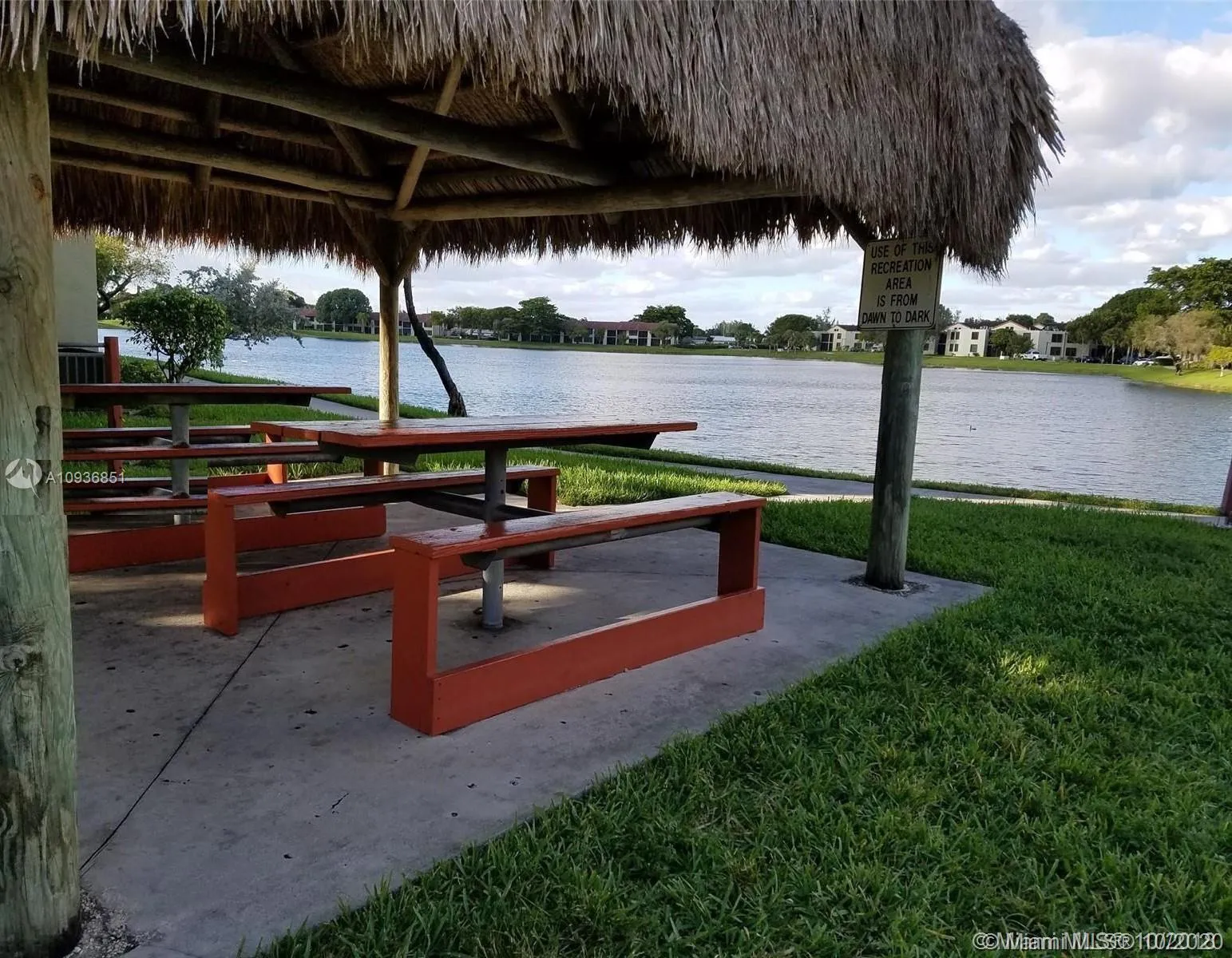 216 Lake Pointe Dr # 120, Oakland Park FL 33309