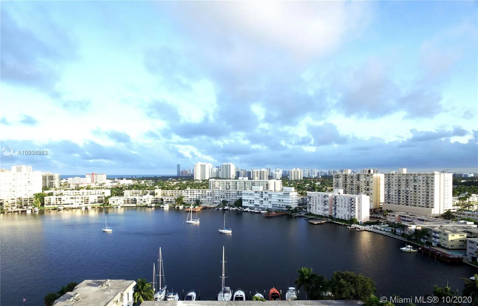 462 Golden Isles Dr # 210, Hallandale Beach FL 33009