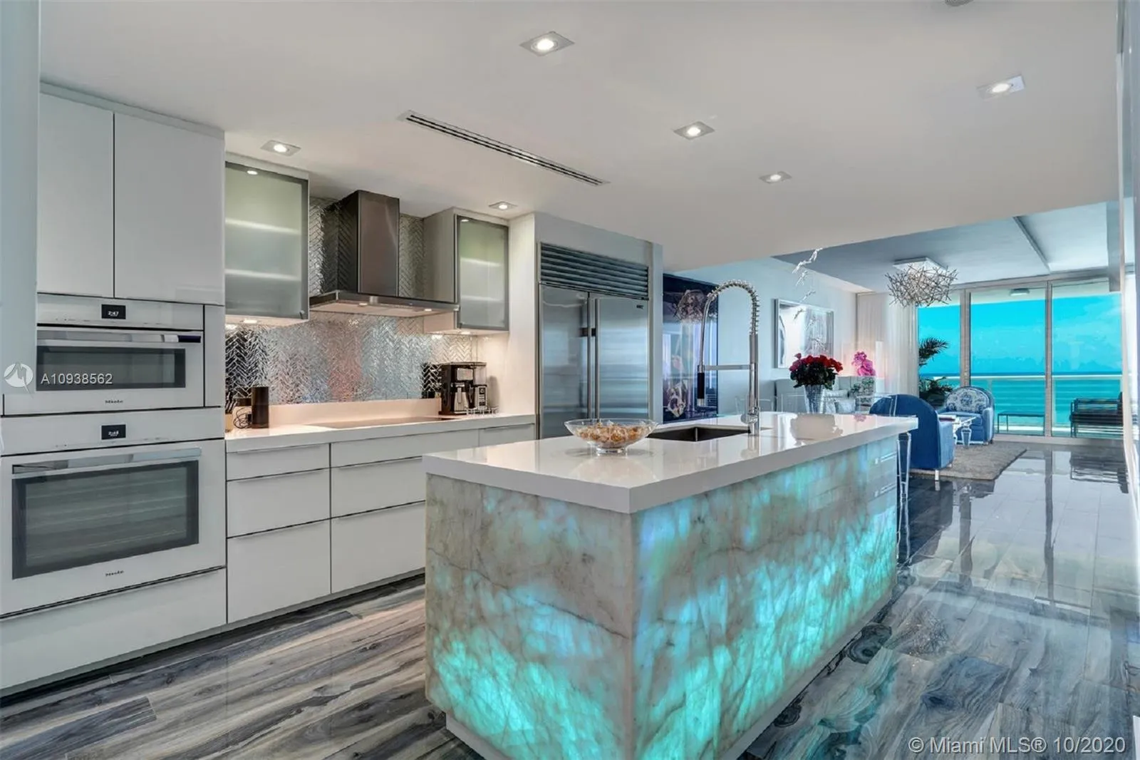3801 Collins Ave # 1104, Miami Beach FL 33140