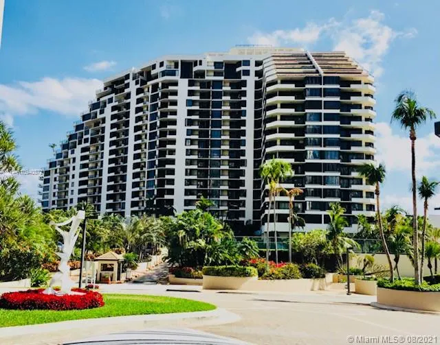 3 bedroom 3 bath for sale at 520 Brickell Key Dr # A704, Miami FL 33131