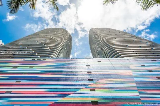 55 SW 9th St # 4001, Miami FL 33130