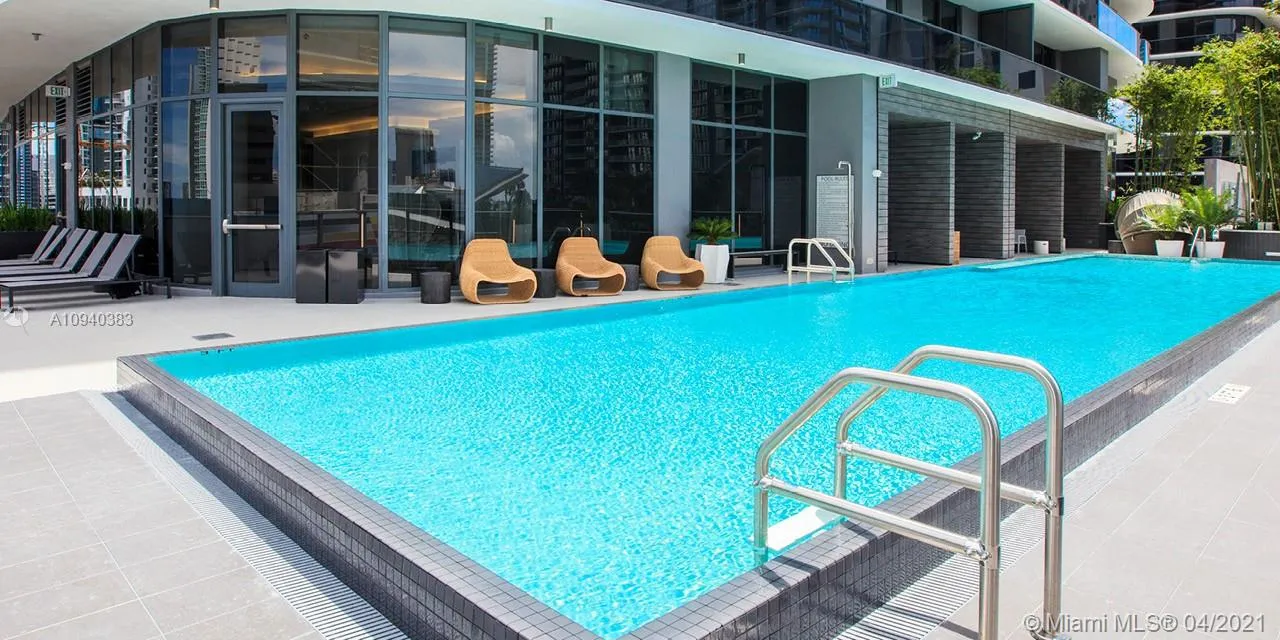 55 SW 9th St # 4001, Miami FL 33130