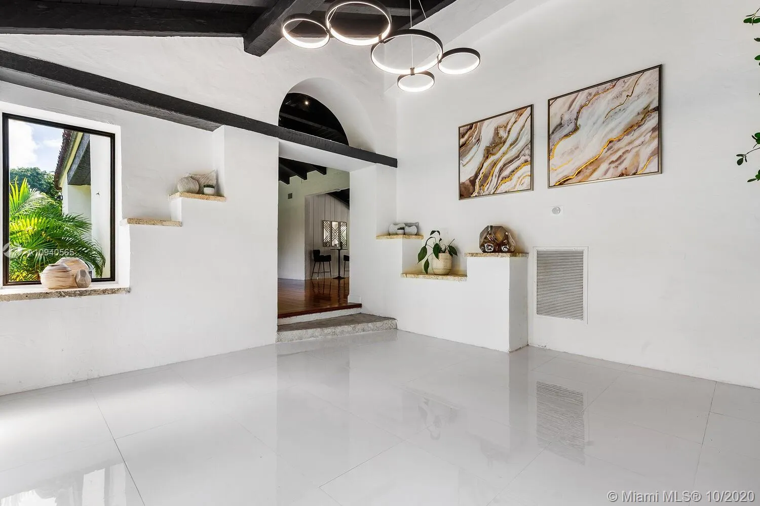 6350 Pinetree Dr, Miami Beach FL 33141