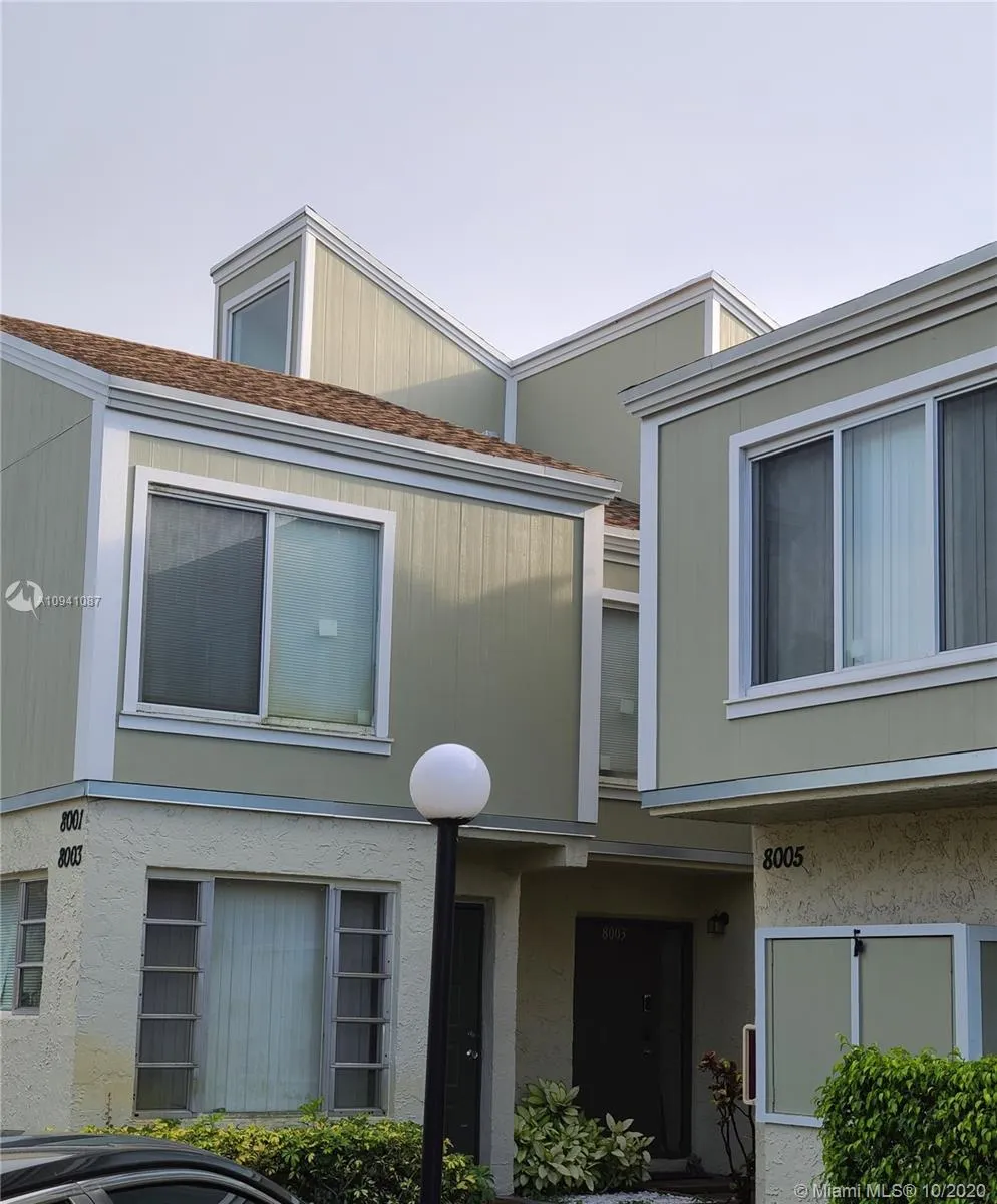 8007 Lagos De Campo Blvd # 4, Tamarac FL 33321