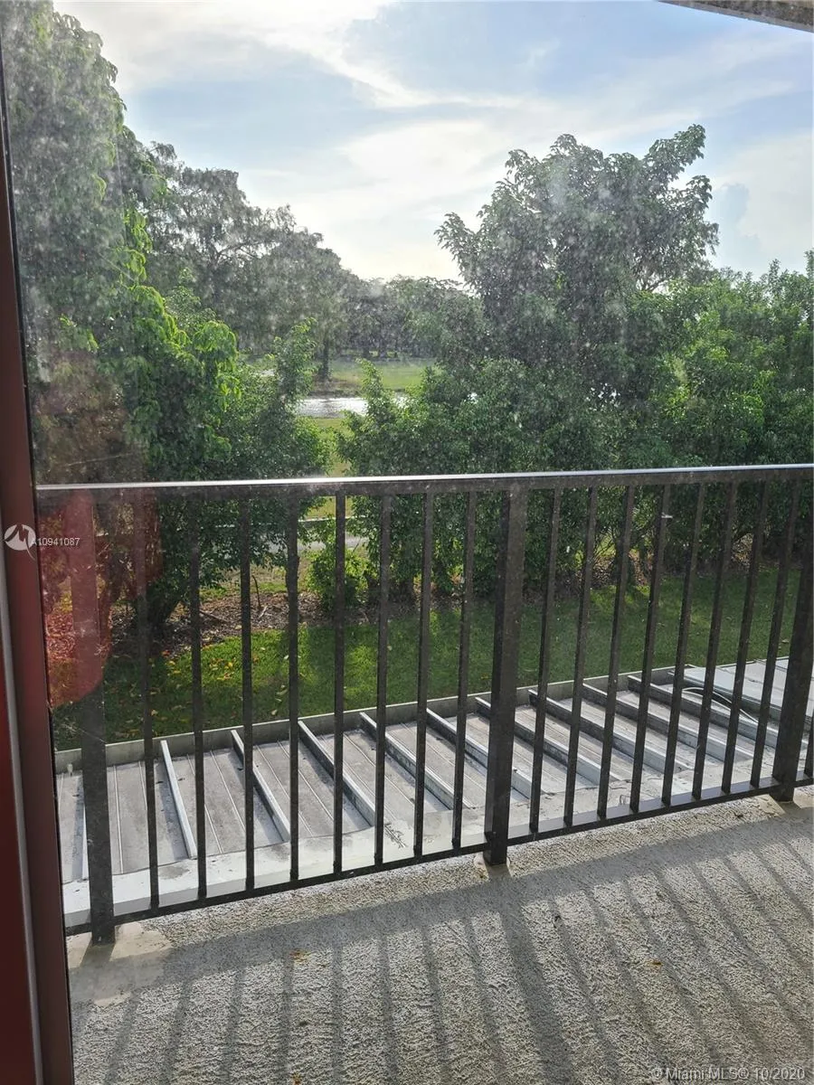 8007 Lagos De Campo Blvd # 4, Tamarac FL 33321