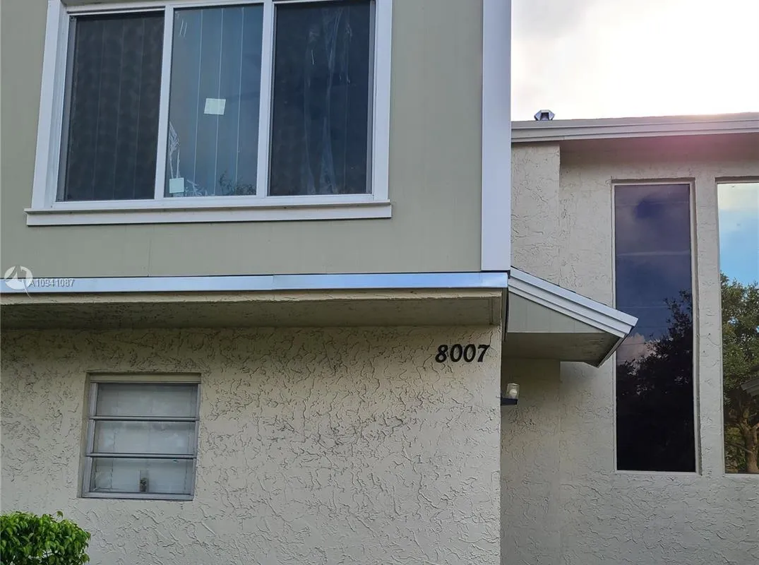 8007 Lagos De Campo Blvd # 4, Tamarac FL 33321