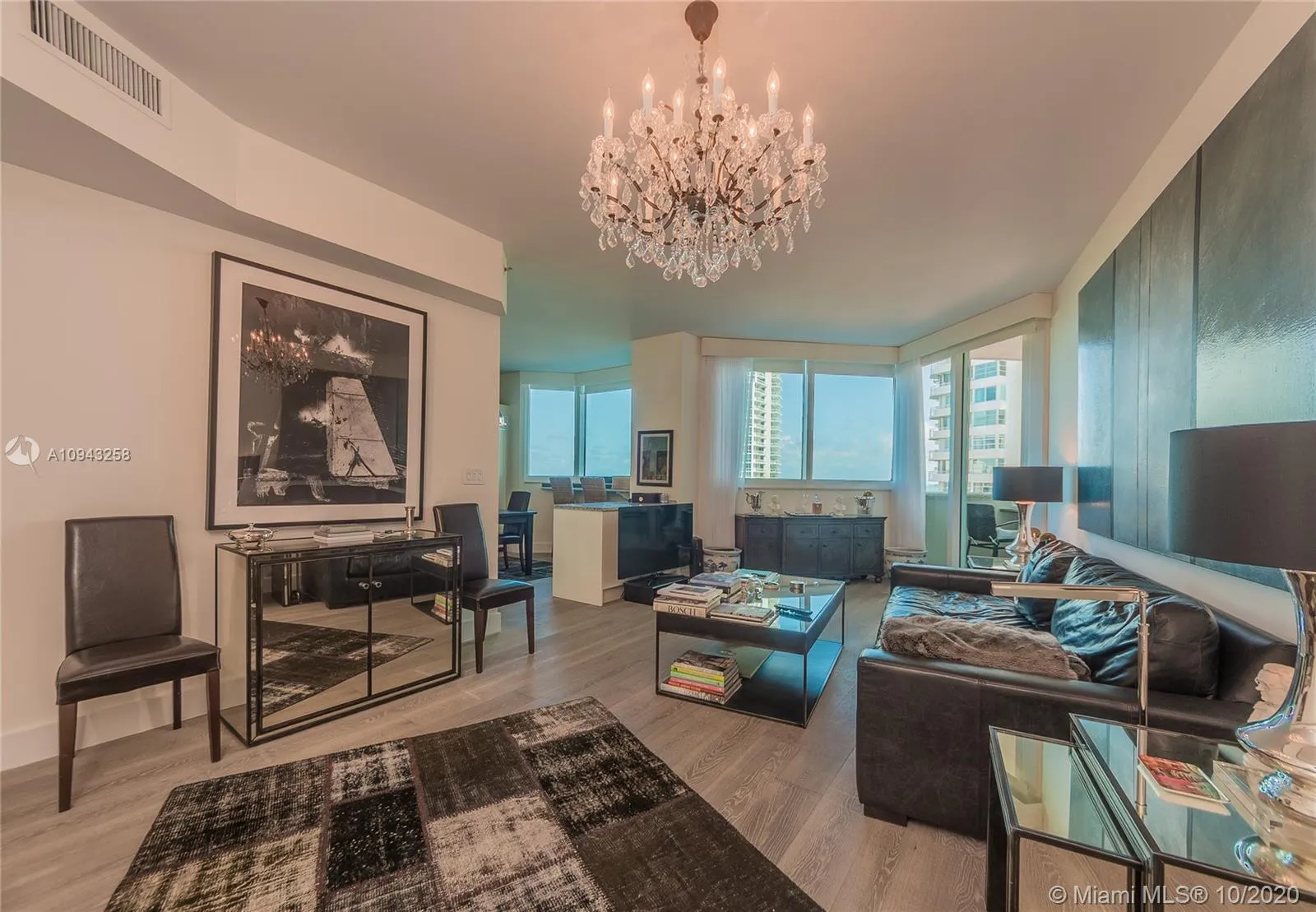 1 bedroom 1 bath for sale at 300 S Pointe Dr # 809, Miami Beach FL 33139