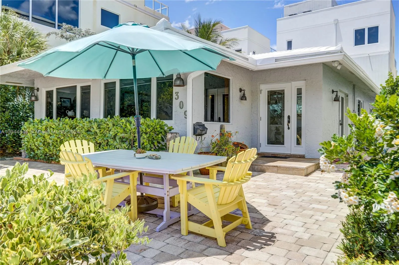 309 Oak St, Hollywood FL 33019