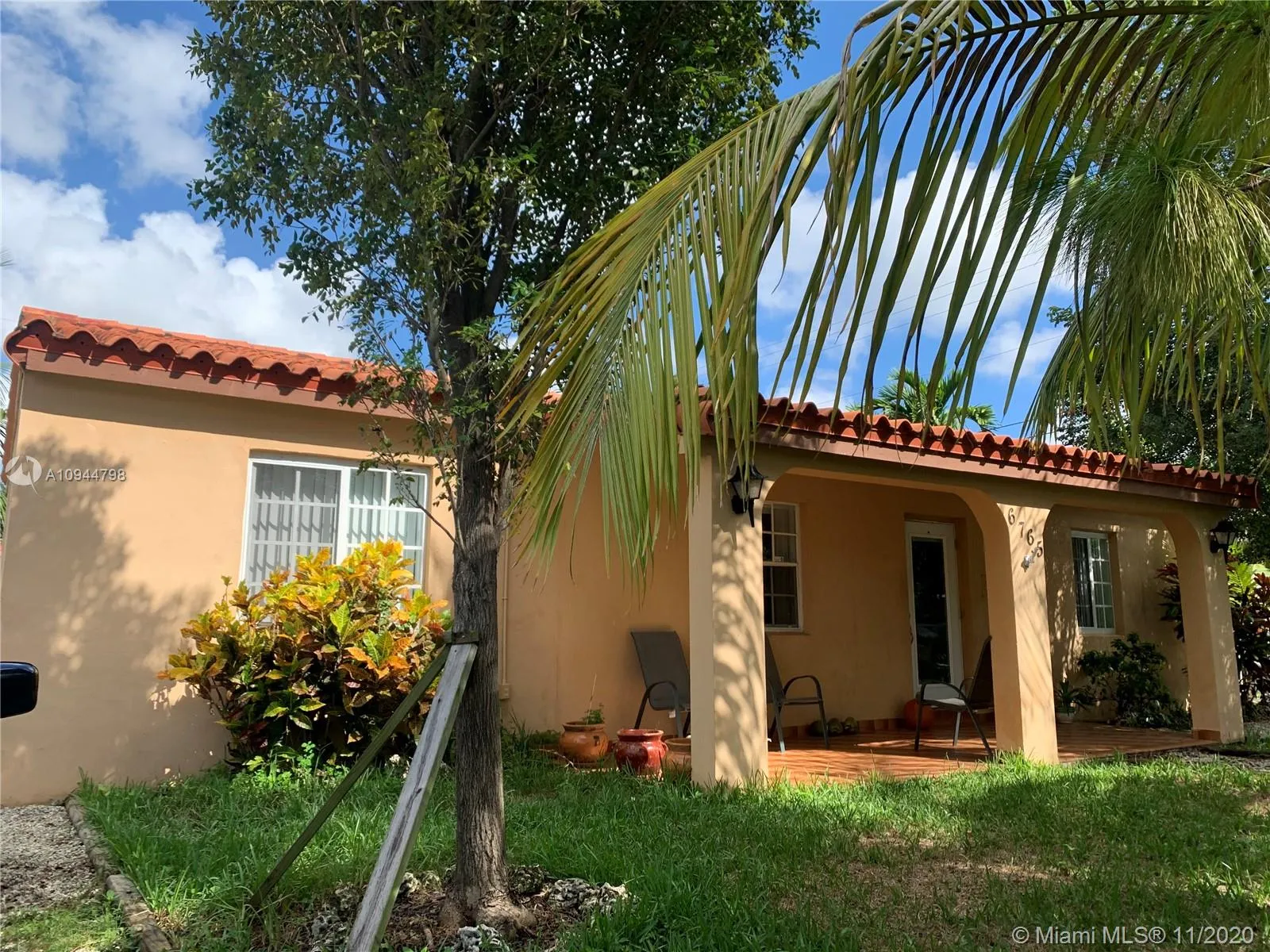 6765 SW 17th St, Miami FL 33155