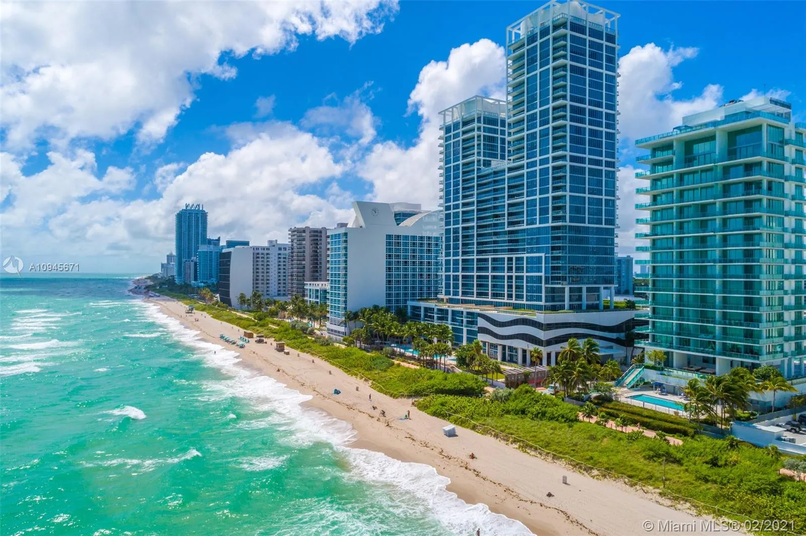 1 bedroom 1 bath for sale at 6899 Collins Ave # 1109, Miami Beach FL 33141