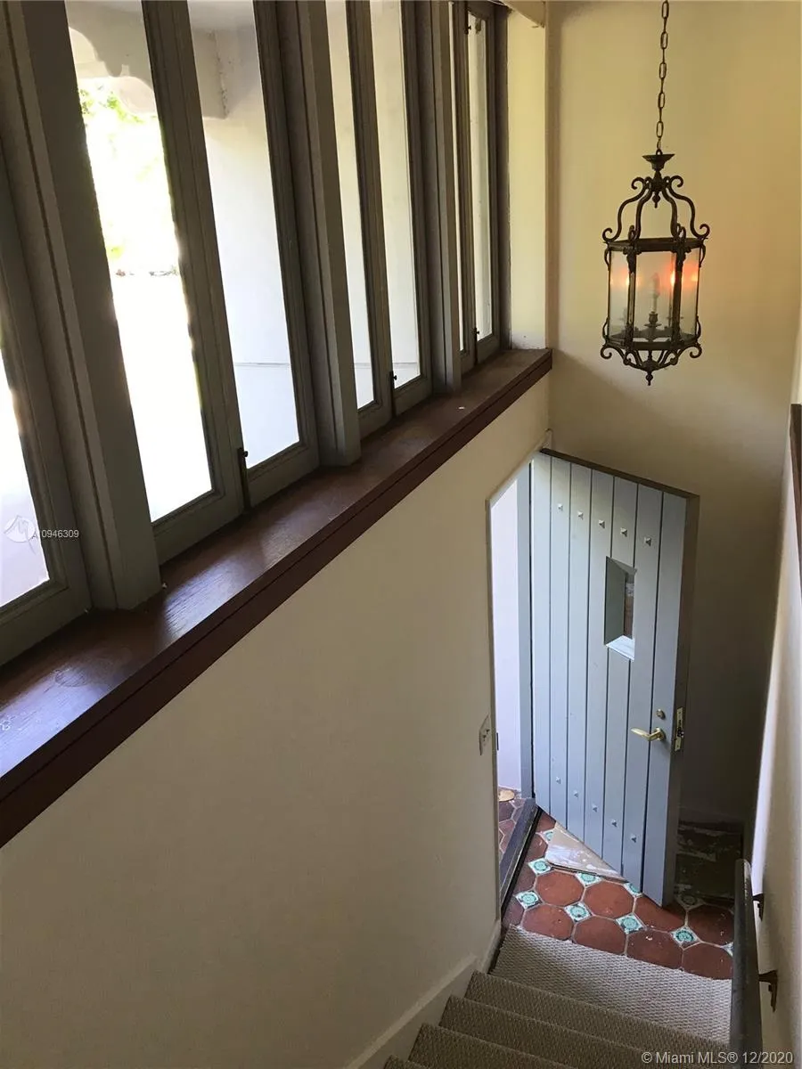 4951 University Dr, Coral Gables FL 33146
