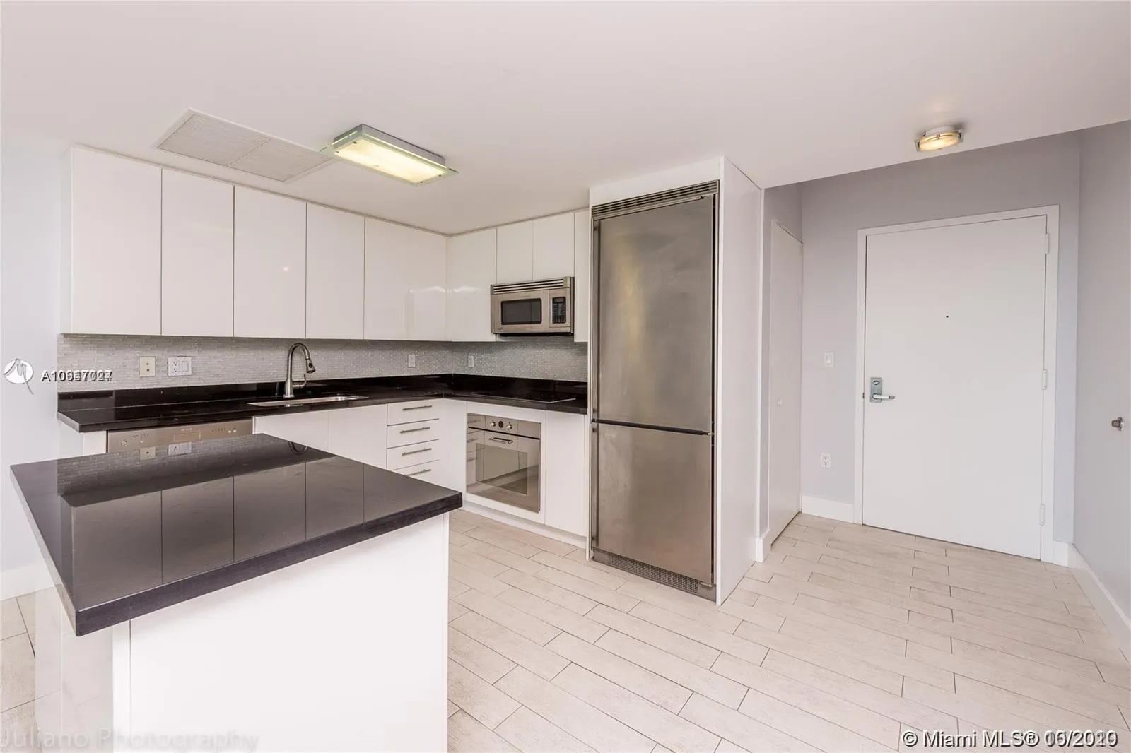 2 bedroom 3 bath for sale at 92 SW 3rd St # 3903, Miami FL 33130