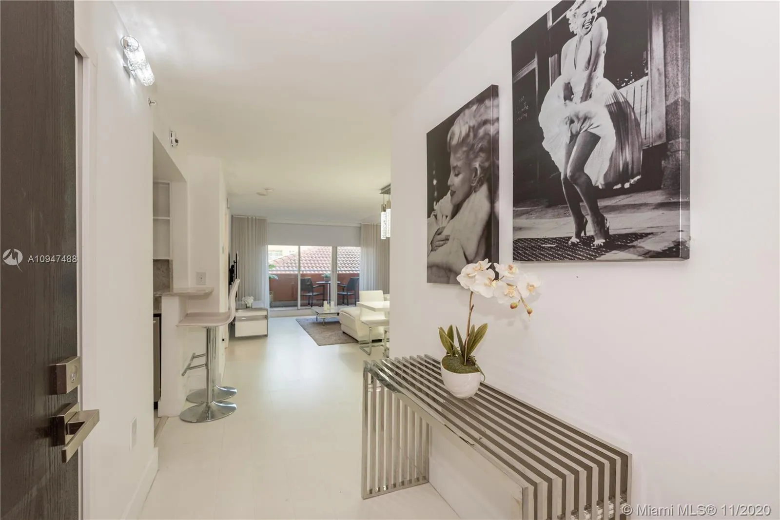 1 bedroom 1 bath for sale at 90 Alton Rd # 307, Miami Beach FL 33139