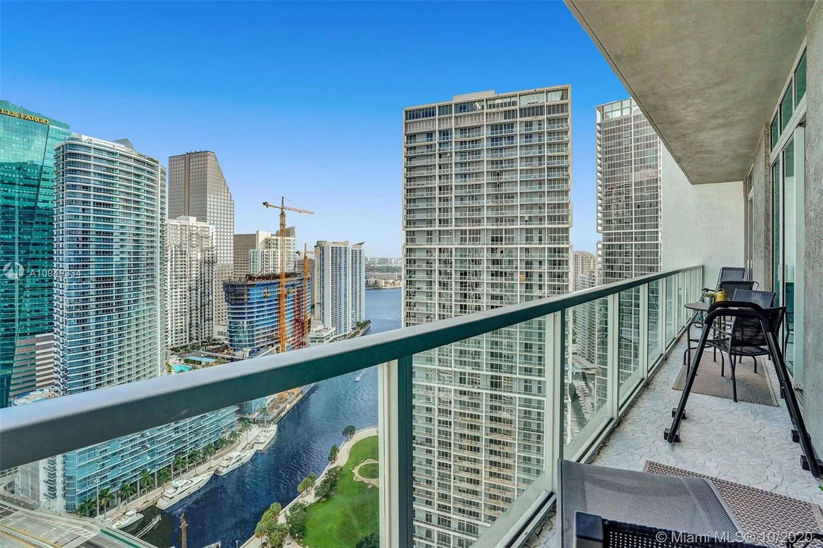 2 bedroom 2 bath for sale at 500 Brickell Ave # 05, Miami FL 33131