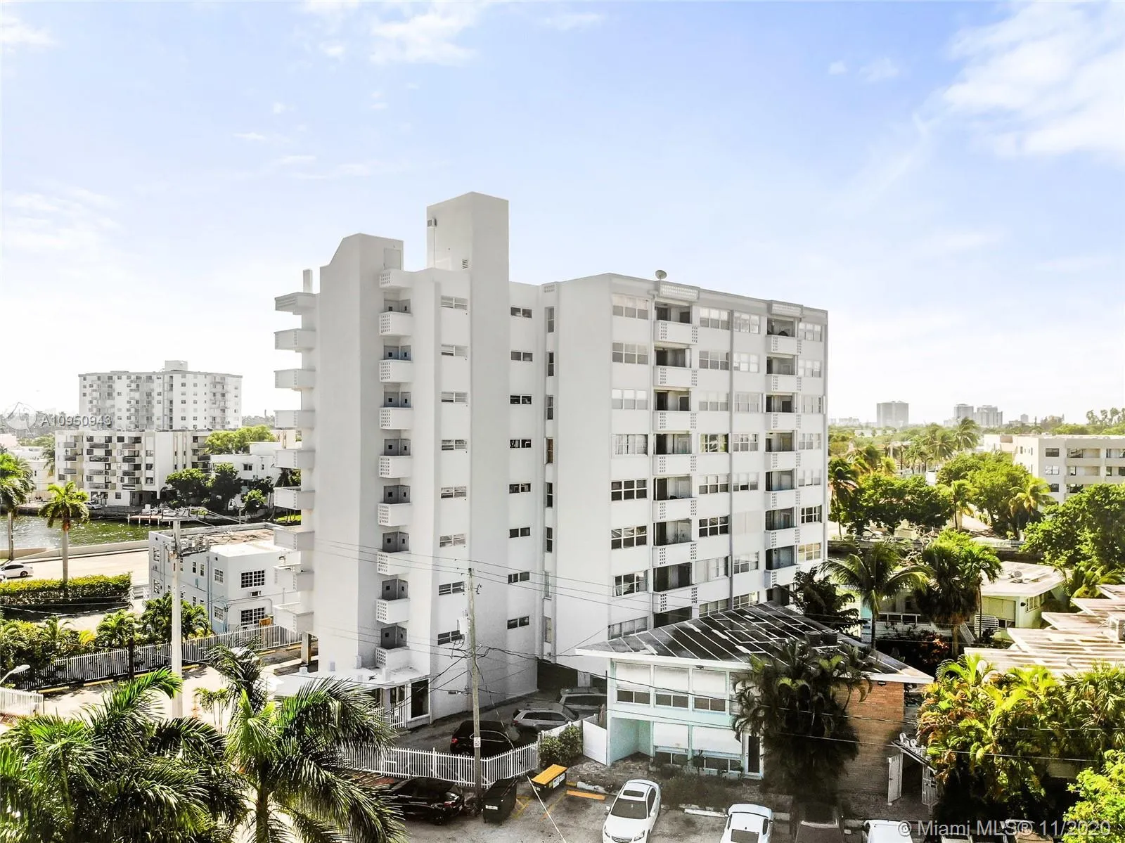 7118 Bonita Dr # 405, Miami Beach FL 33141