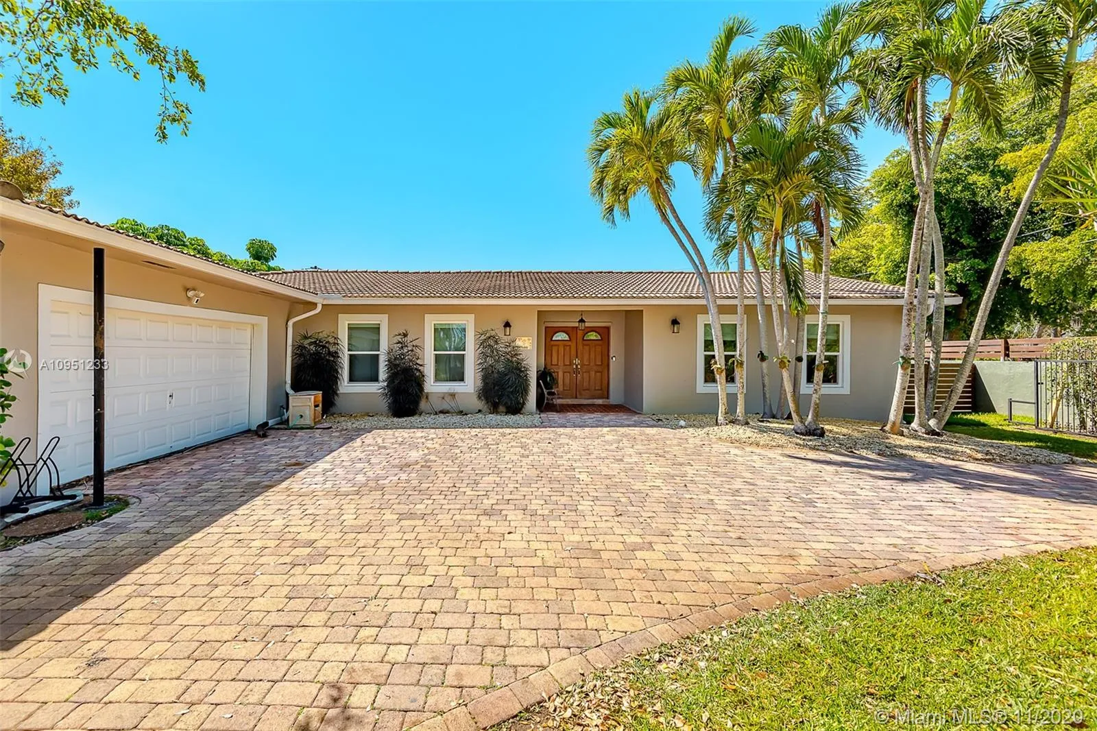 4 bedroom 3 bath for sale at 1800 NE 199th St, Miami FL 33179