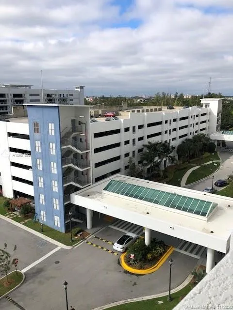 14951 Royal Oaks Ln # 2001, Miami FL 33181