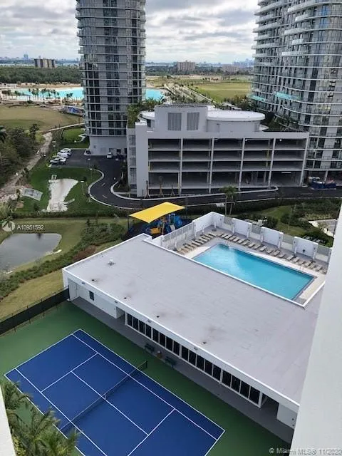 14951 Royal Oaks Ln # 2001, Miami FL 33181
