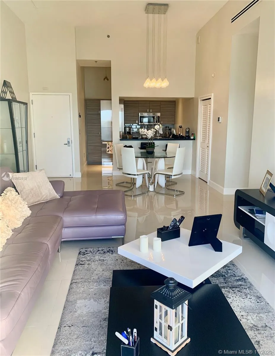 3 bedroom 2 bath for sale at 1200 Brickell Bay Dr # 1402, Miami FL 33131