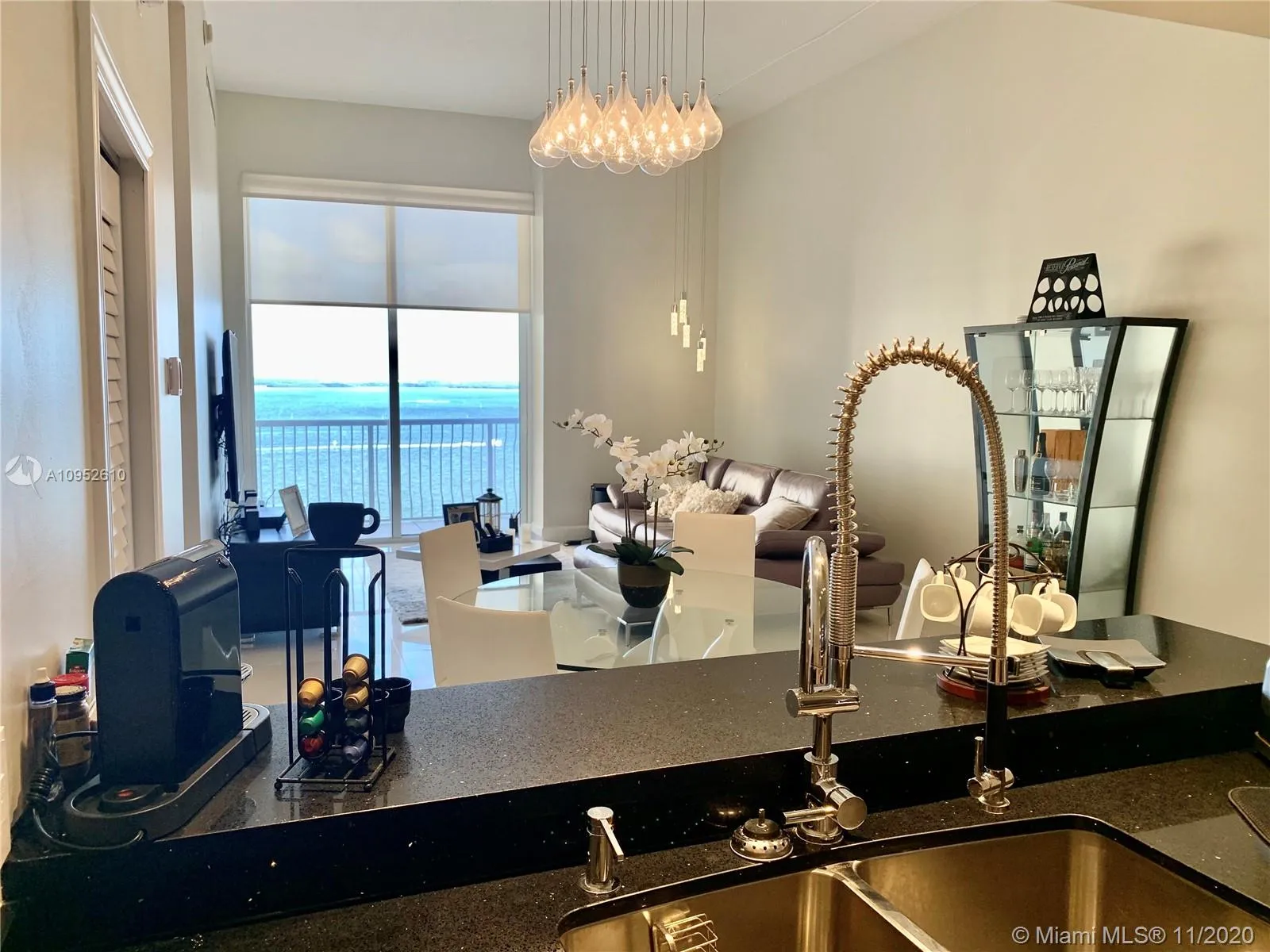 1200 Brickell Bay Dr # 1402, Miami FL 33131