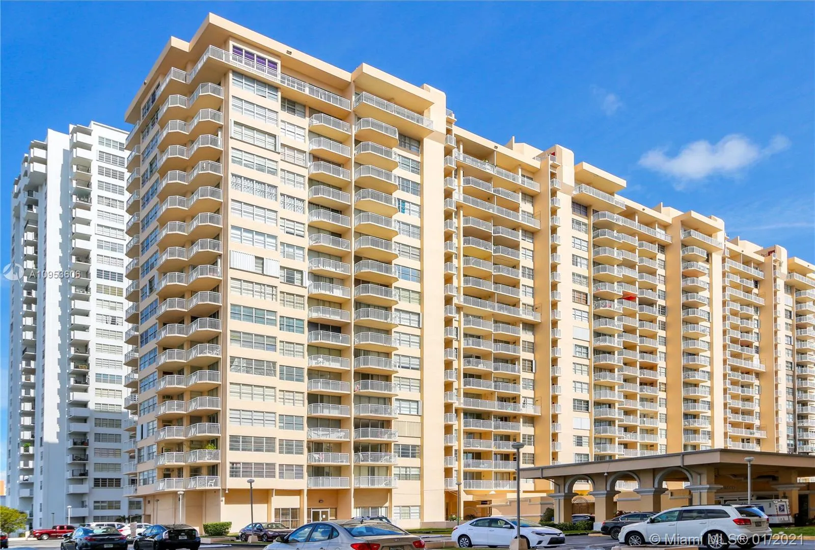 2 bedroom 2 bath for sale at 18051 Biscayne Blvd # 1102, Aventura FL 33160