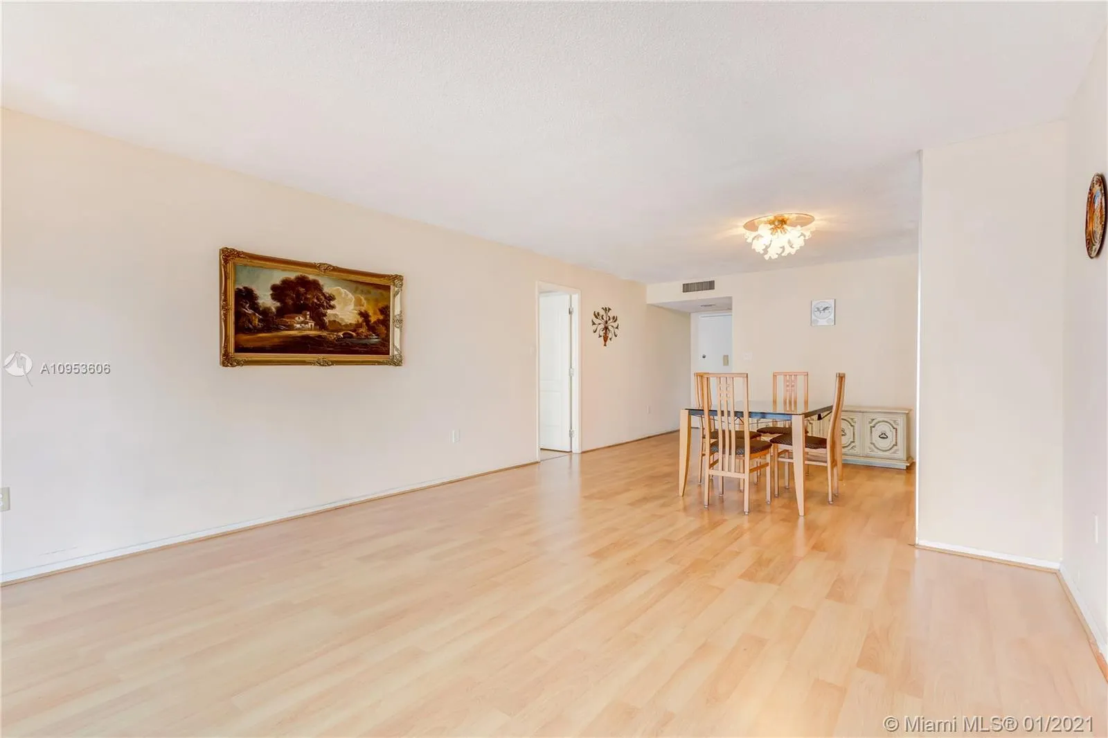 18051 Biscayne Blvd # 1102, Aventura FL 33160