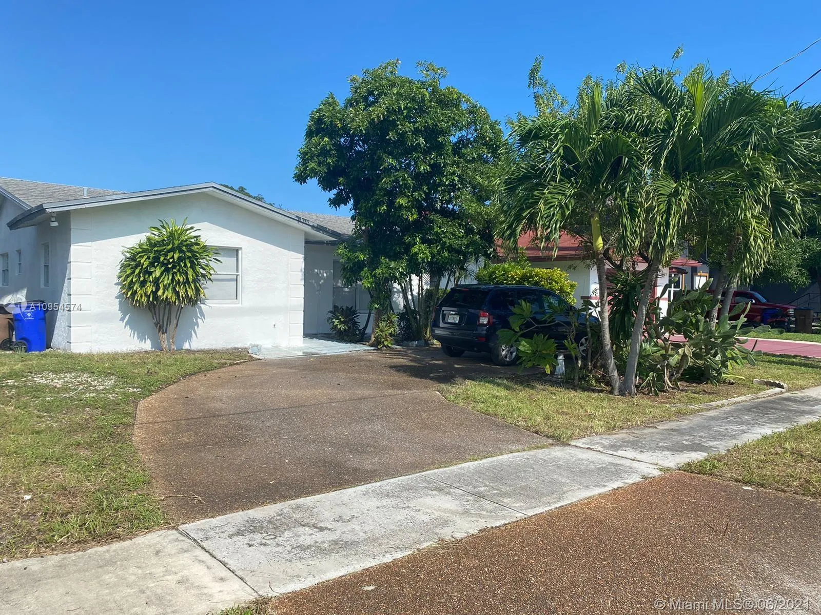 175 SW 4th St, Deerfield Beach FL 33441