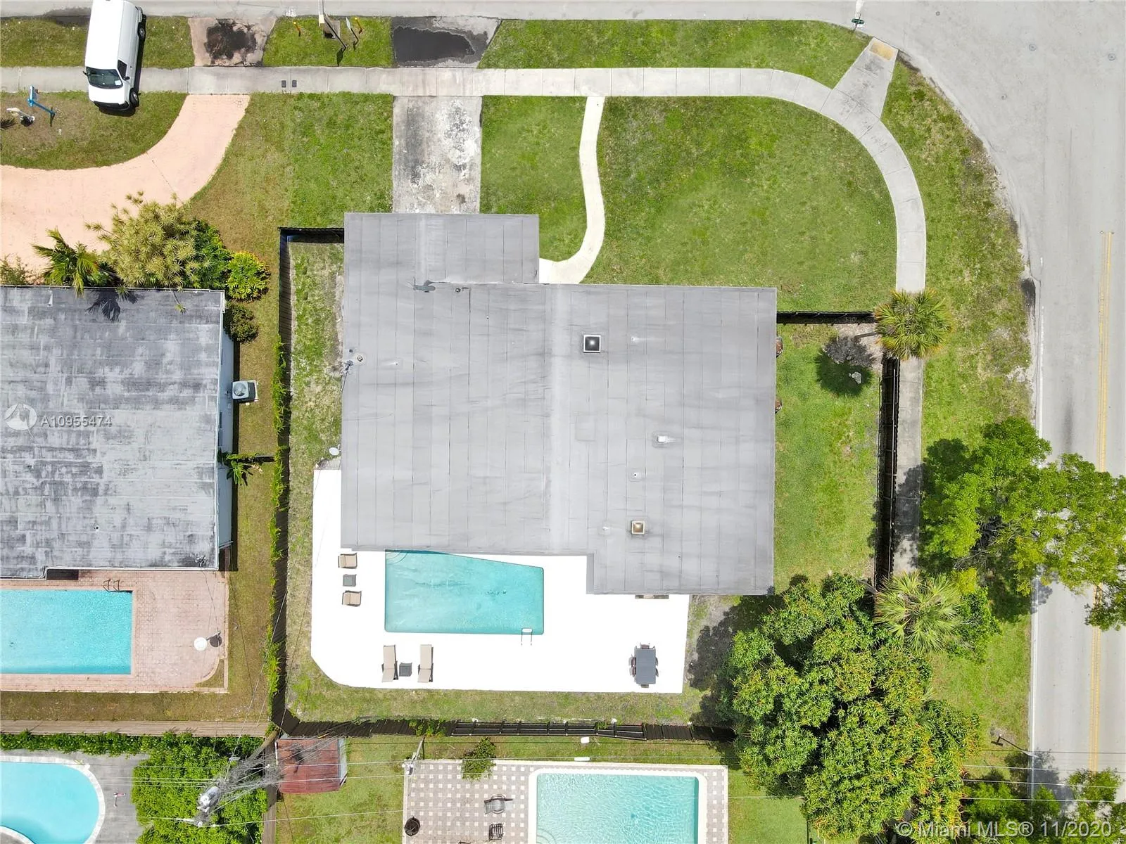 19900 NE 21st Ave, Miami FL 33179